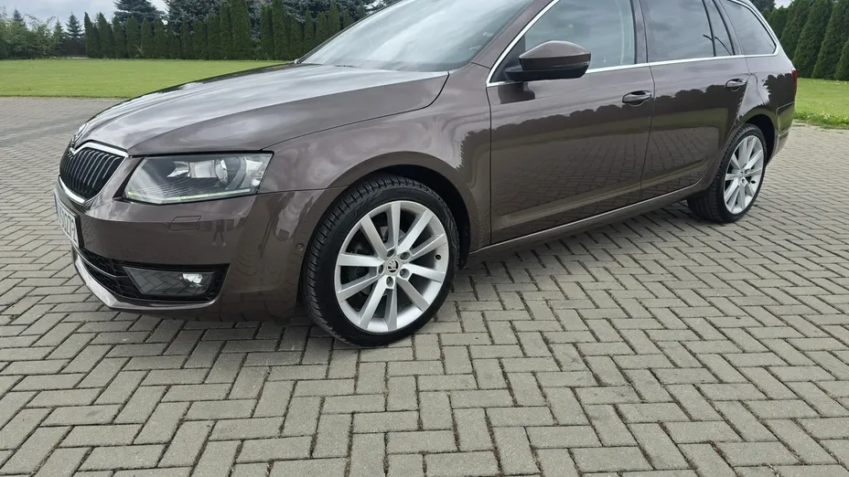 SKODA Octavia -