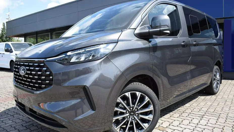 FORD Tourneo Custom -
