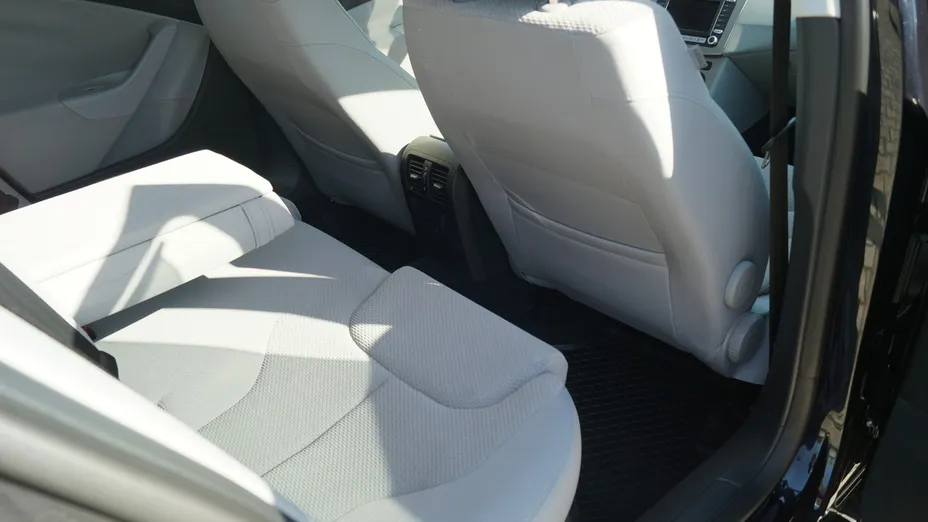 VOLKSWAGEN Passat -