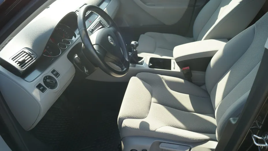 VOLKSWAGEN Passat -