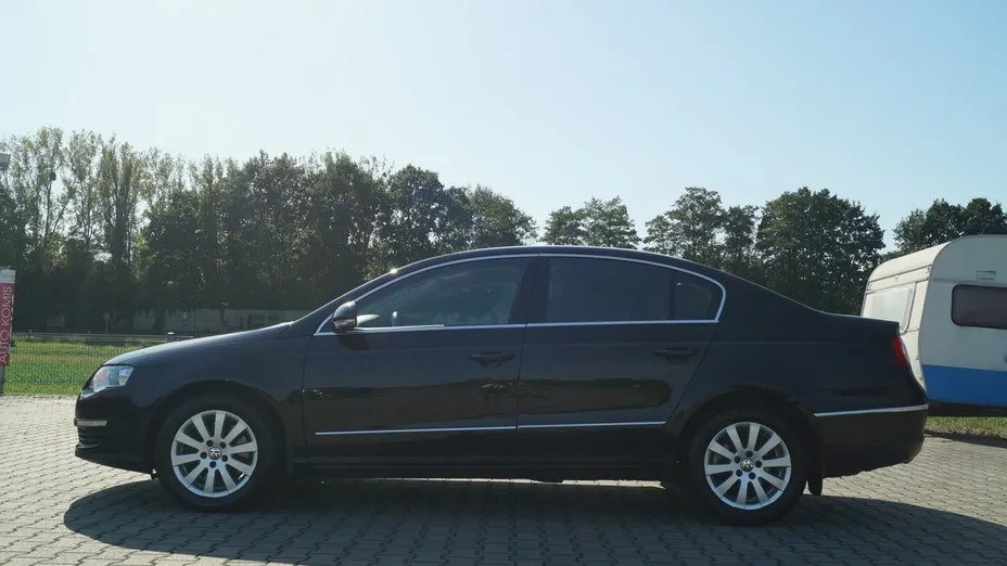 VOLKSWAGEN Passat -
