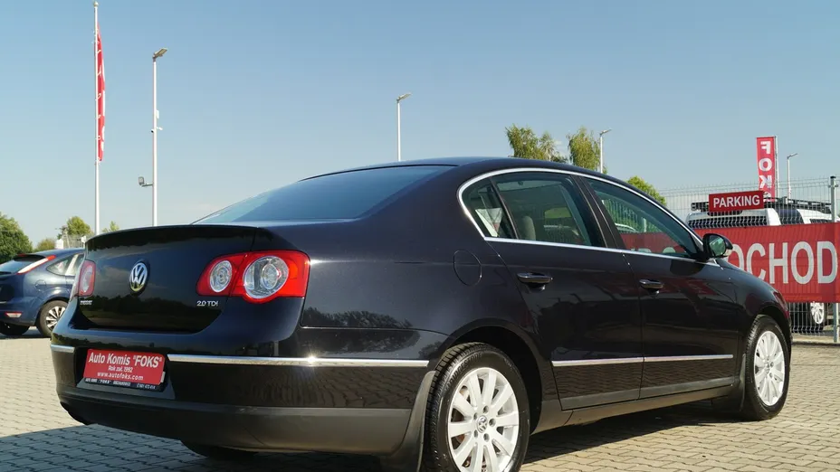 VOLKSWAGEN Passat -