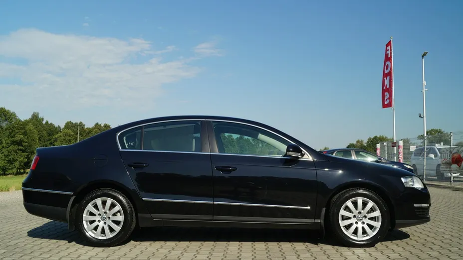 VOLKSWAGEN Passat -