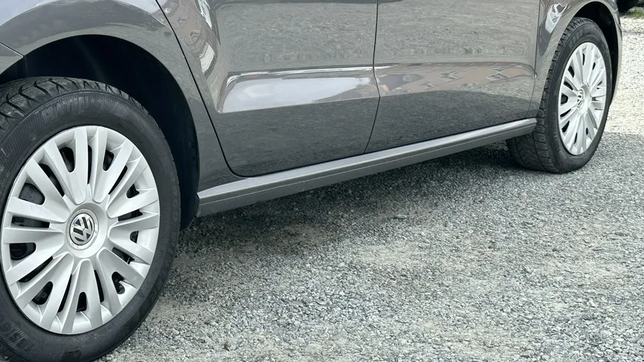 VOLKSWAGEN Polo -