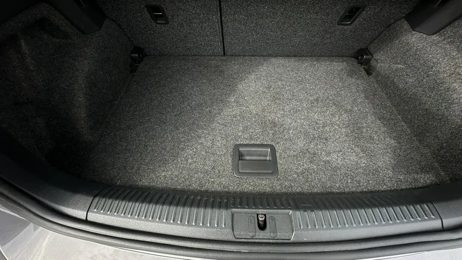VOLKSWAGEN Polo -