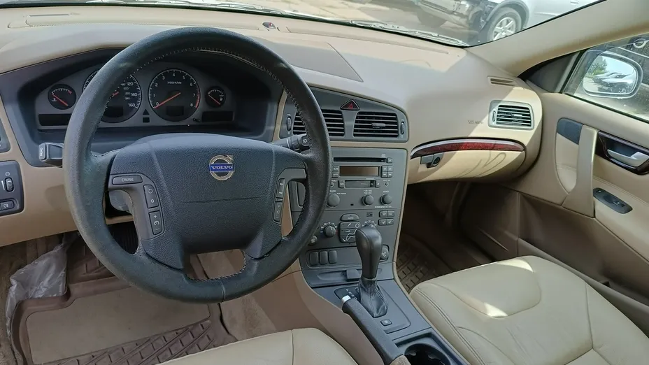 VOLVO V70 -