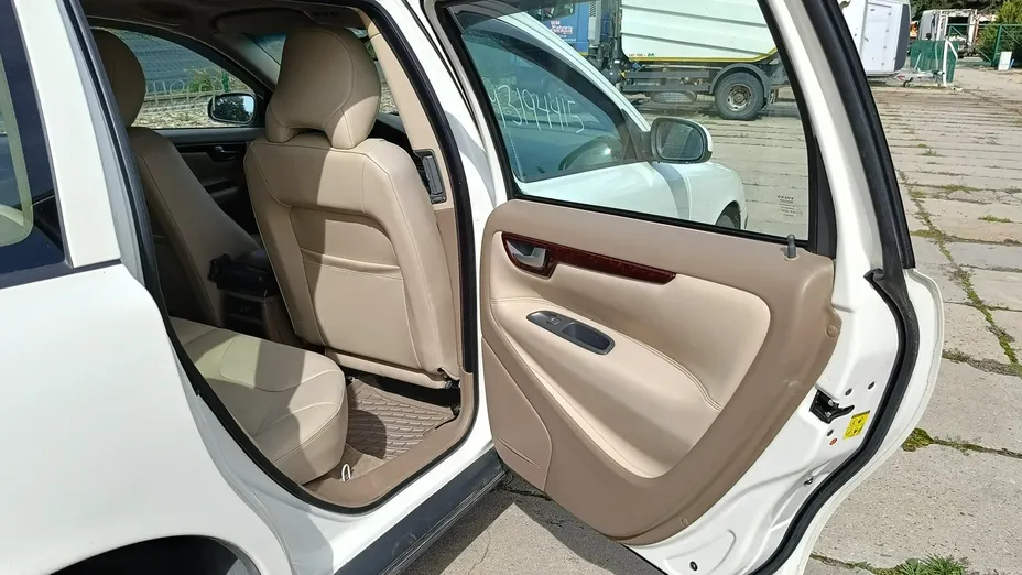 VOLVO V70 -