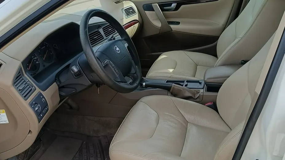 VOLVO V70 -