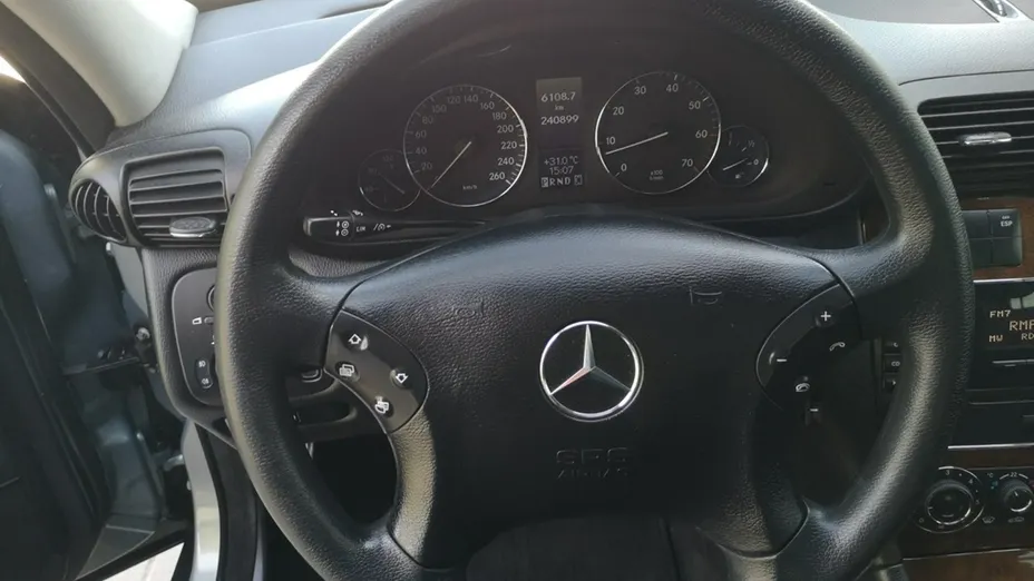 MERCEDES-BENZ C Klasa -
