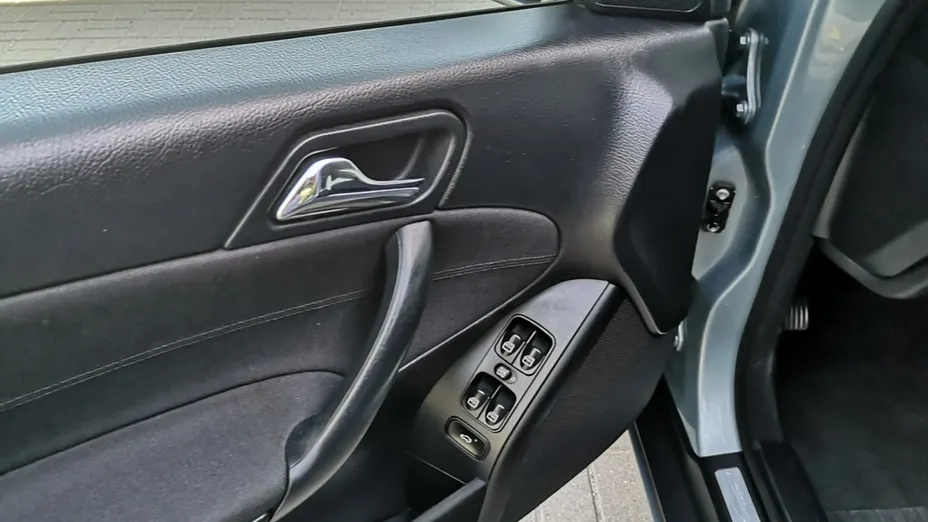 MERCEDES-BENZ C Klasa -