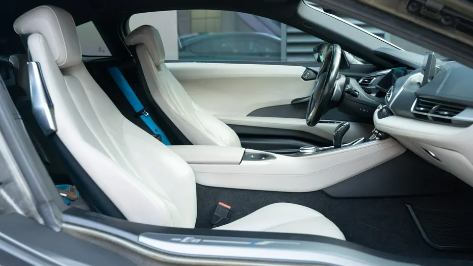 BMW i8 -