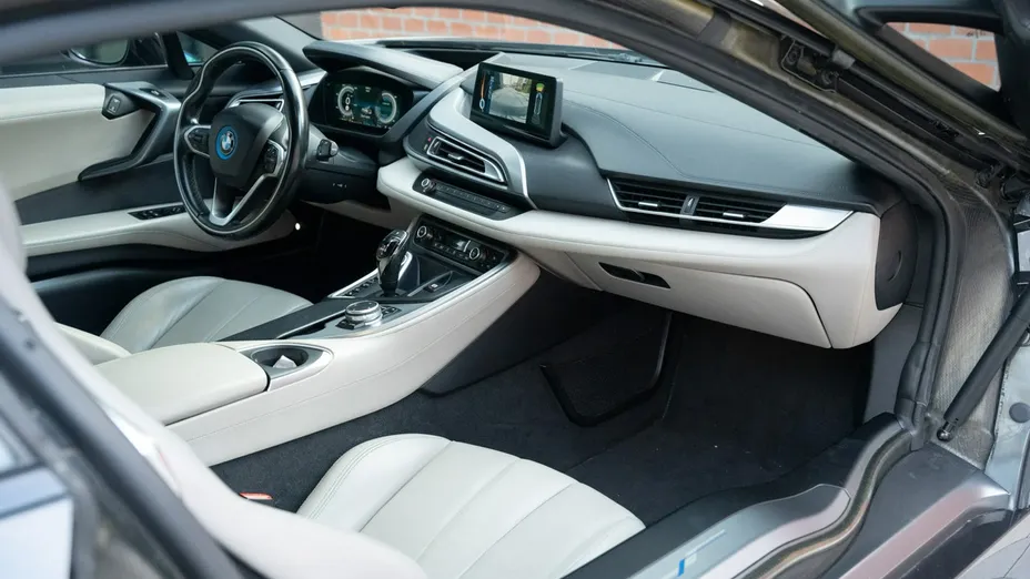BMW i8 -