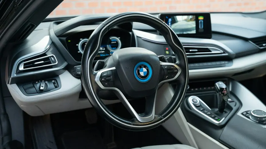BMW i8 -