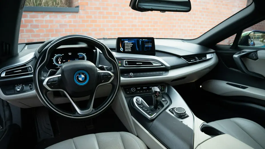 BMW i8 -