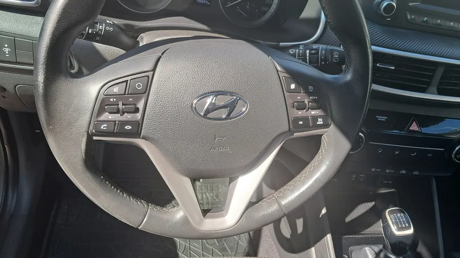 HYUNDAI Tucson -