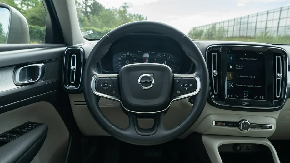 VOLVO XC40 -