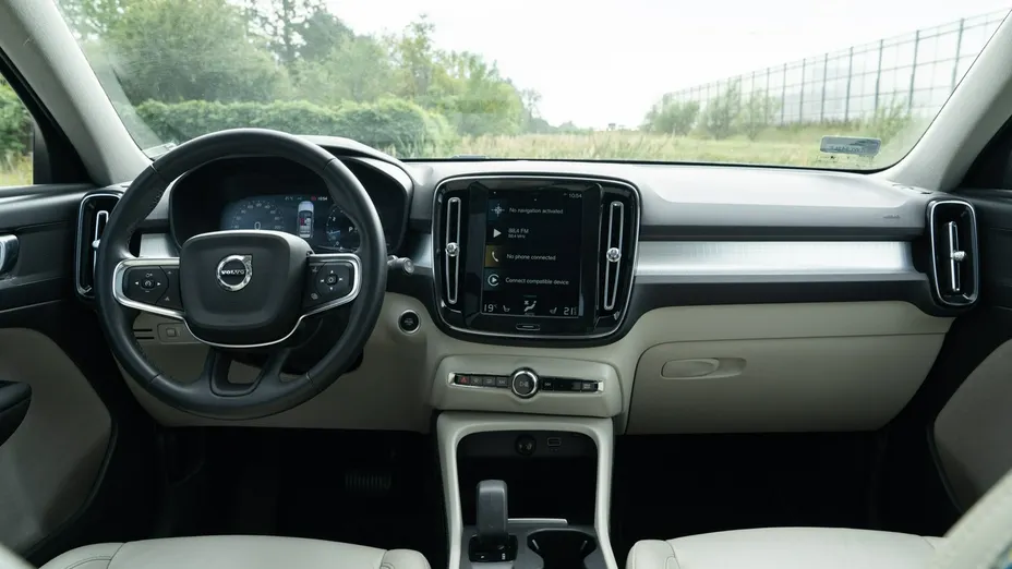 VOLVO XC40 -