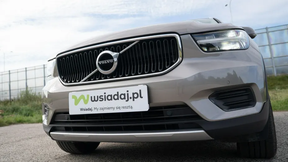 VOLVO XC40 -
