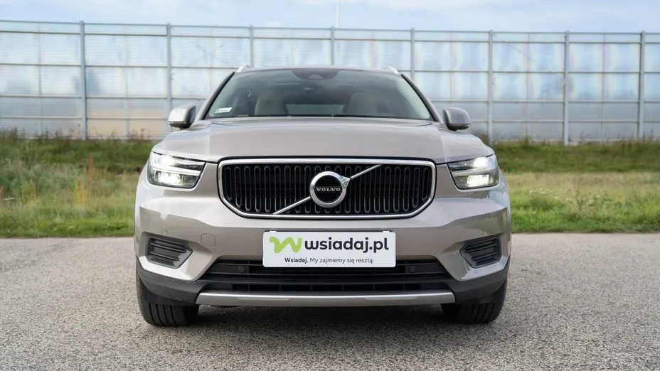 VOLVO XC40 -
