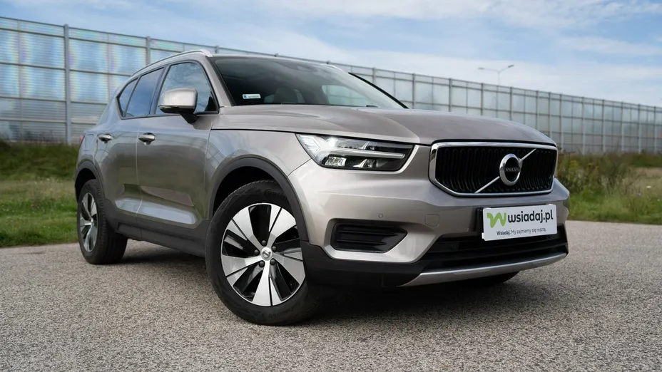 VOLVO XC40 -