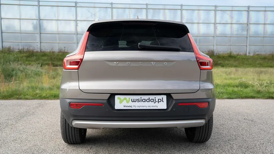 VOLVO XC40 -