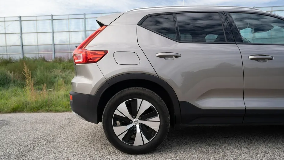 VOLVO XC40 -