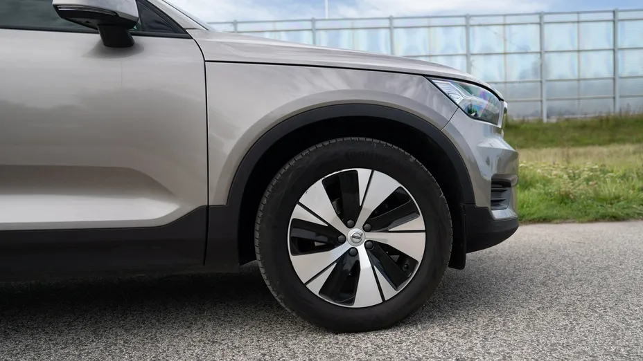 VOLVO XC40 -
