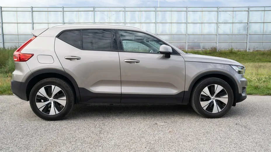 VOLVO XC40 -