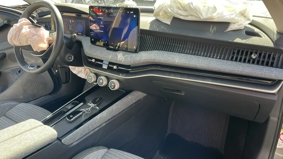 SKODA Superb -