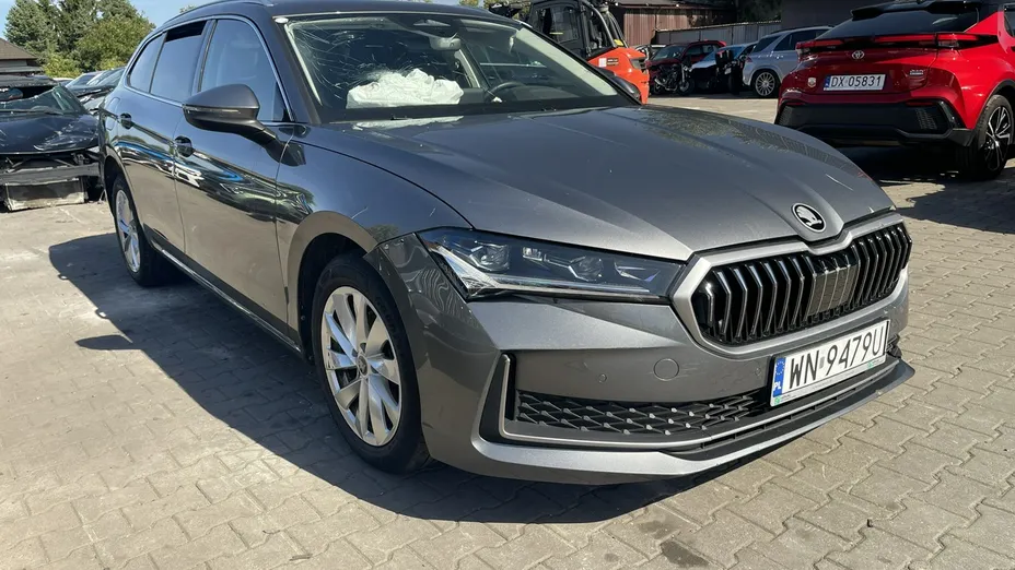 SKODA Superb -