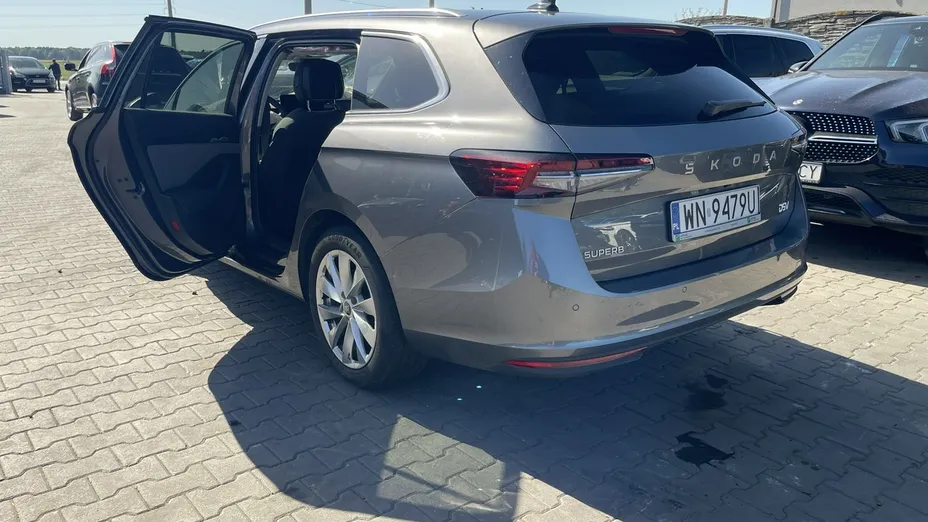 SKODA Superb -