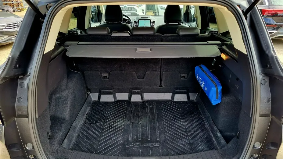 FORD Kuga -