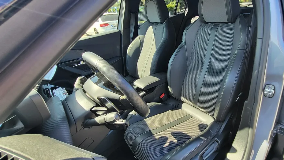 PEUGEOT 2008 -