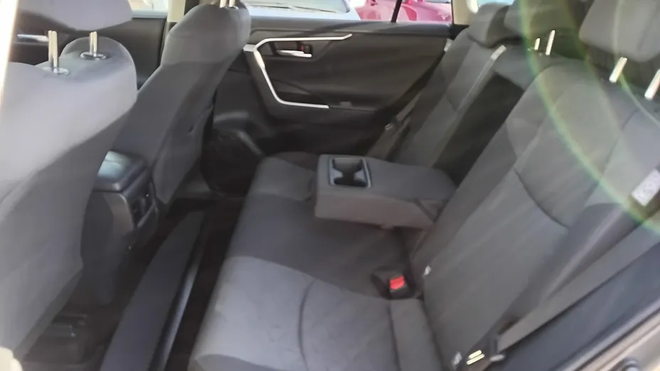 TOYOTA RAV4 -