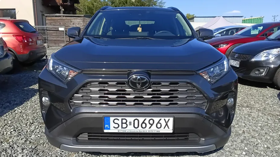 TOYOTA RAV4 -