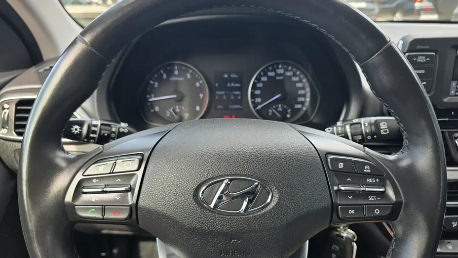 HYUNDAI i30 -
