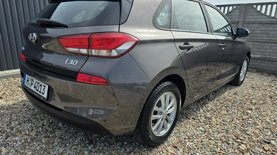HYUNDAI i30 -