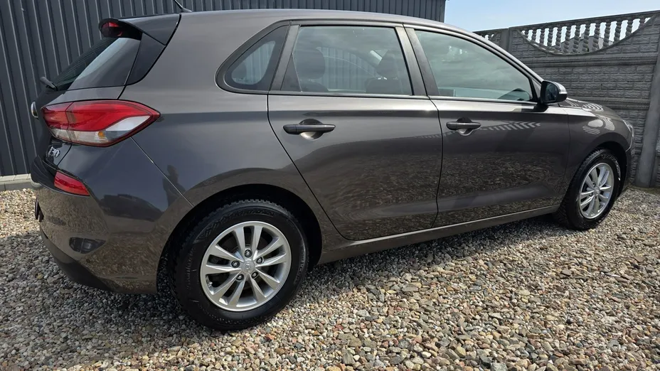 HYUNDAI i30 -