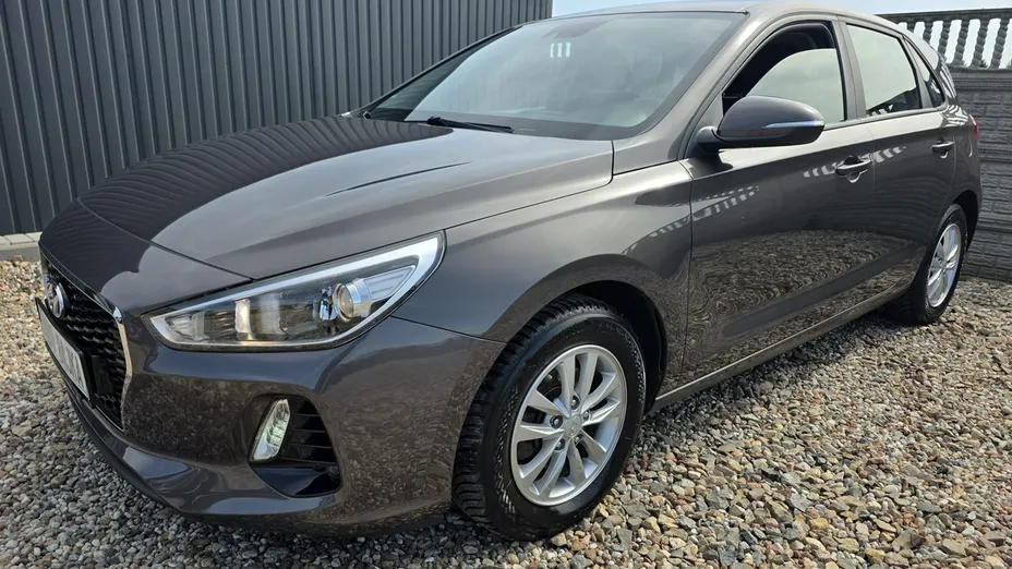 HYUNDAI i30 -