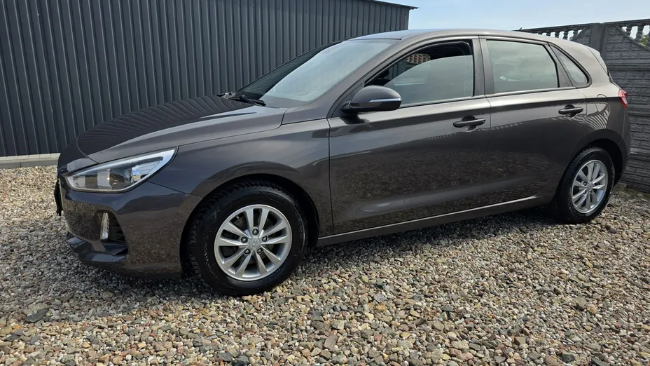 HYUNDAI i30 -