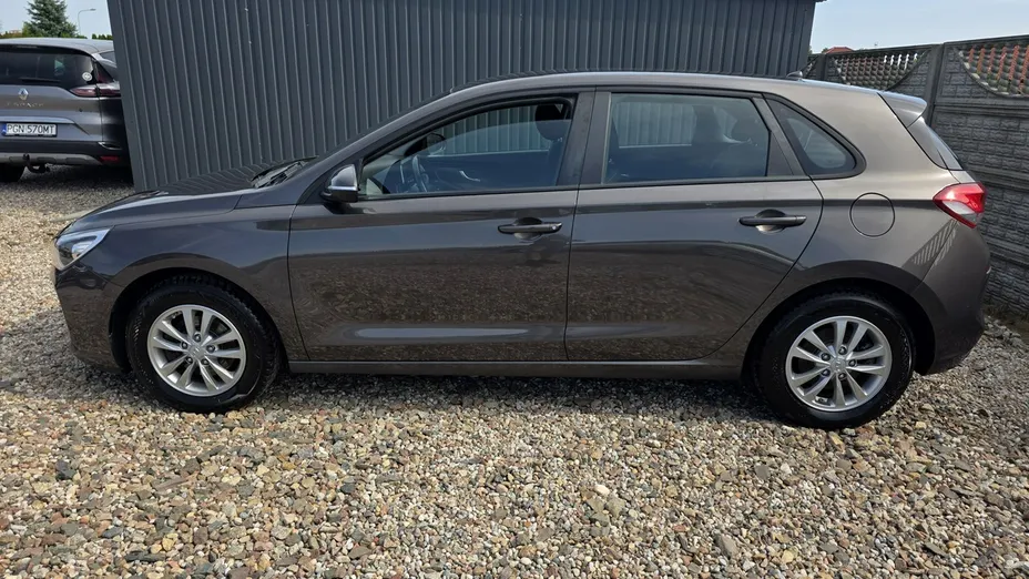 HYUNDAI i30 -