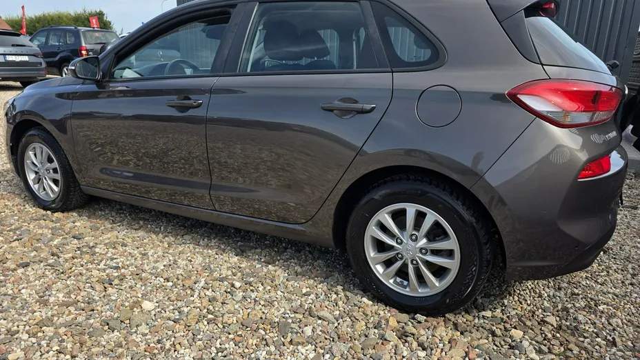 HYUNDAI i30 -