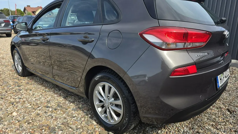 HYUNDAI i30 -