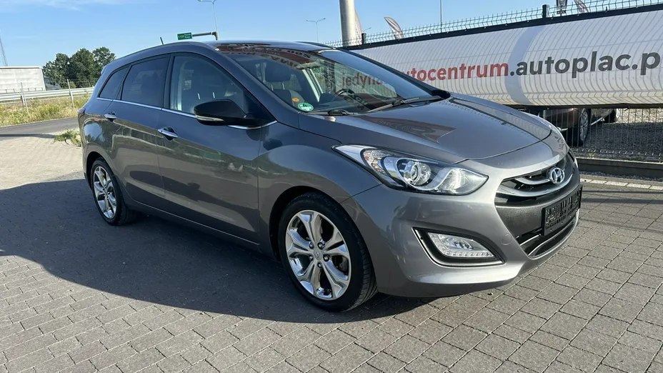 HYUNDAI i30 -