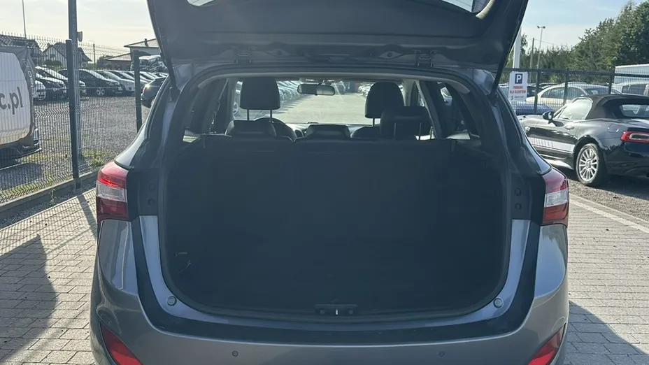 HYUNDAI i30 -
