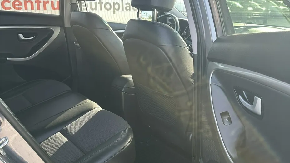 HYUNDAI i30 -