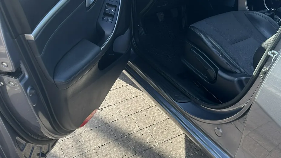 HYUNDAI i30 -