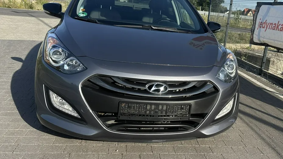 HYUNDAI i30 -