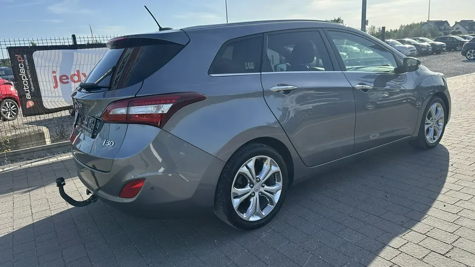 HYUNDAI i30 -