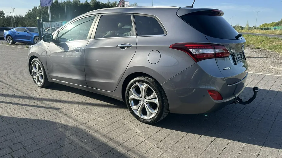 HYUNDAI i30 -
